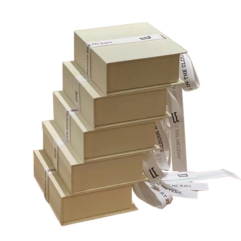 磁吸式礼盒高级感翻盖包装盒手链项链耳饰生日礼盒伴手礼盒批发